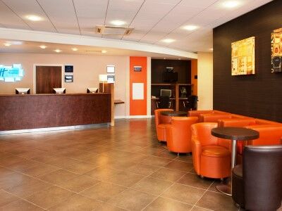 Holiday Inn Express Slough Exterior foto