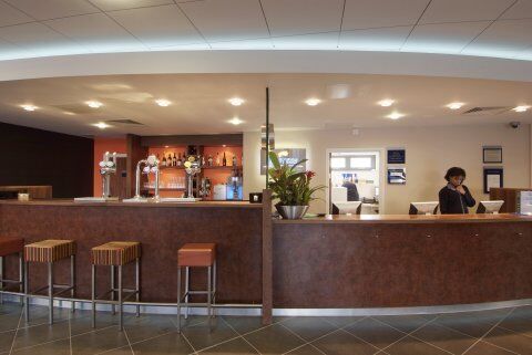 Holiday Inn Express Slough Exterior foto